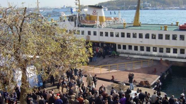 İBB Şehir Hatları, Karaköy - Kadıköy vapur seferleri durdu