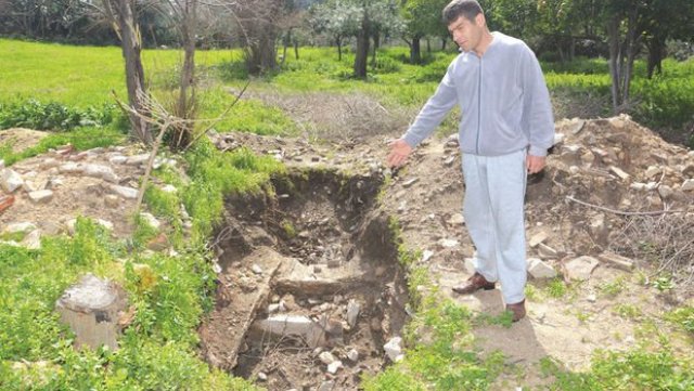 Adana'da bir kişi tuvalet çukuru kazdığı alanda, Roma dönemi mozaik buldu