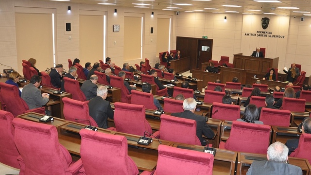 Emeklilere vergi kesintisi iadesi öngören kararname tamam