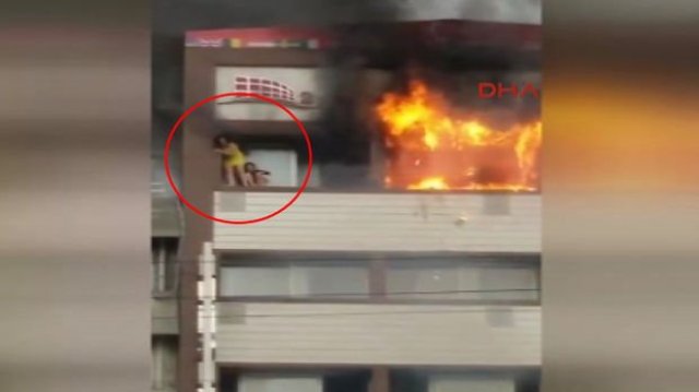 İzmir'de otelde yangın