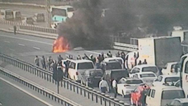 TEM Otoyolu'nda araç yangını