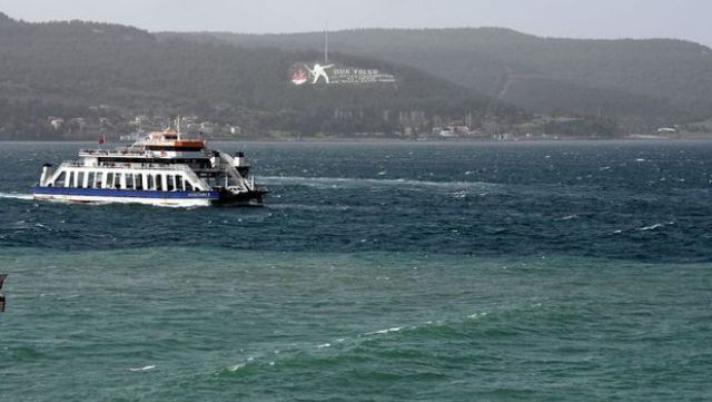 Çanakkale Boğazı'nın rengi değişti