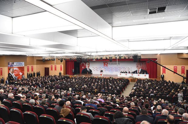 CHP'de sürpriz önergeyle genel başkan adaylığı kolaylaştı