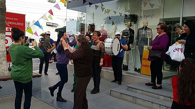 Esnaf da memnun vatandaş da