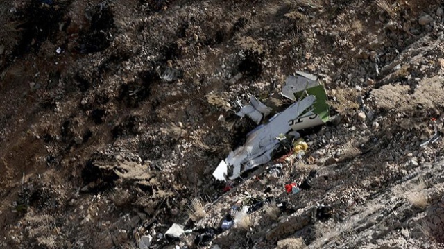 İran’da düşen Türk uçağı.. Hayatını kaybeden 7 kişinin cenazesi dağdan indirildi