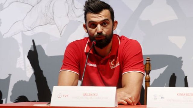 Milli voleybolcu Arslan Ekşi'ye yakalama kararı