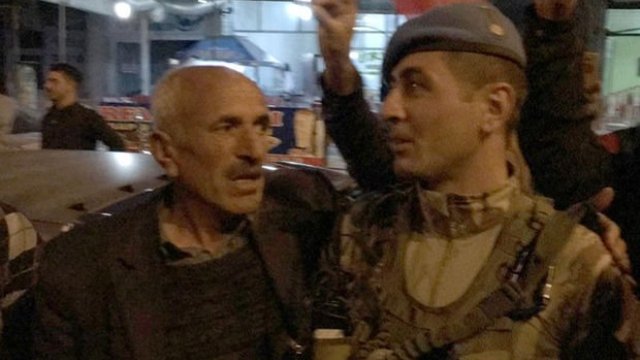 Afrin'e giden Uzman Çavuş'a ailesinden sürpriz