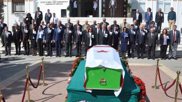 Ülkenin tanınmış cerrahlarından Dr. Kaya Bekiroğlu son yolculuğuna uğurlandı