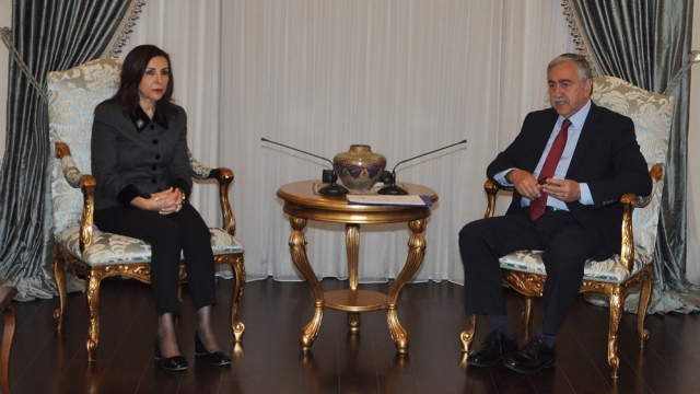 Ombudsman'ın altı aylık faaliyet raporu Akıncı’ya sunuldu