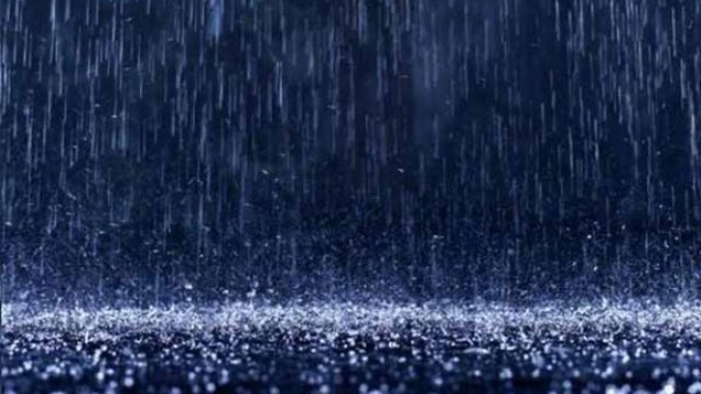 Güney Kıbrıs’ta ceviz büyüklüğünde dolu yağdı