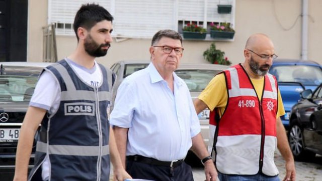 AYM'den Şahin Alpay kararı