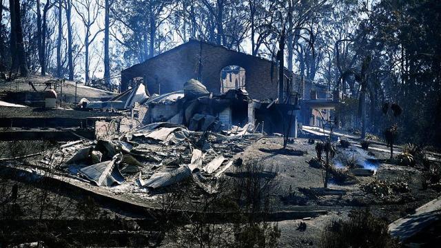 Avustralya'daki yangınlarda 88 ev yandı