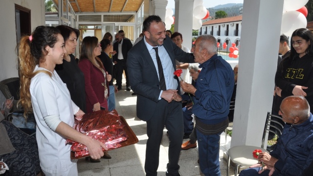 18-24 Mart yaşlılar haftası…Bakan Çeler Lapta Huzurevi'i ziyaret etti