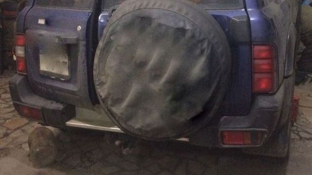 İstanbul'da polis uyuşturucuyu cipin egzozunda buldu