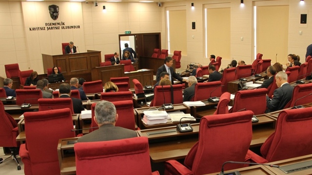 3 yasa tasarısı ve 1 yasa önerisine ivedilik