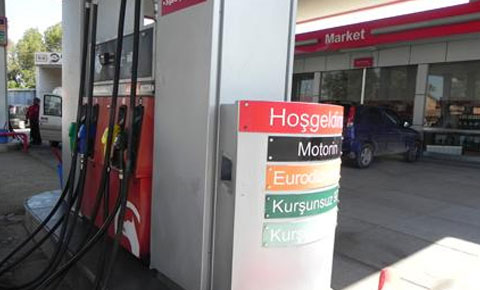 Benzinciler kapattı, insanlar yolda kaldı!