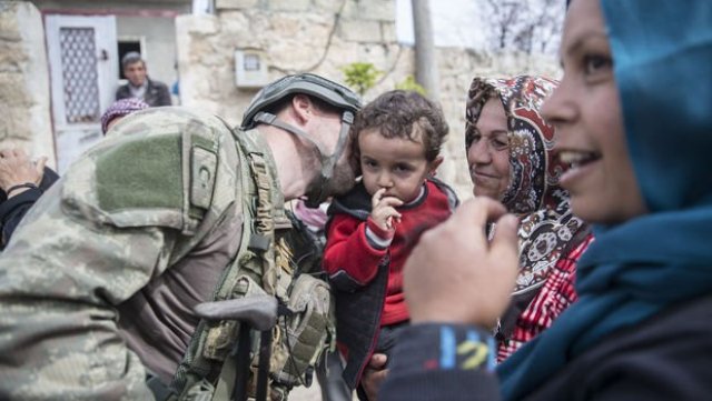 Afrin’e yardım yağıyor