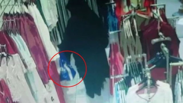 Bahçelievler'de iç giyim mağazasına giren hırsız pijama takımlarını böyle çaldı