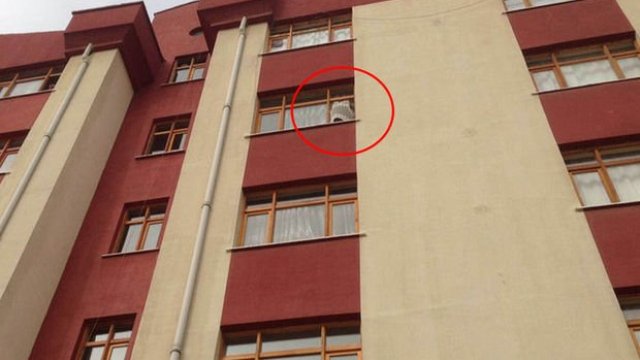Konya'da 4'üncü katın penceresinden düşen kadın öldü
