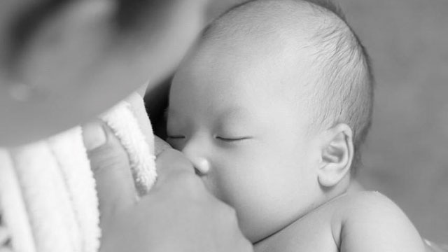 Anne sütünü geç alma ilk aydaki ölüm riskini arttırıyor