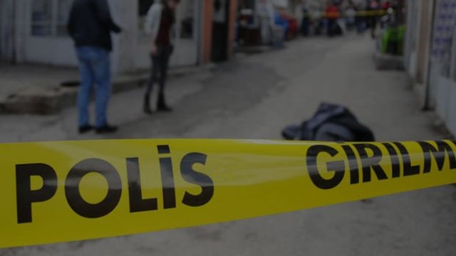 Polis memuru, eşini öldürdü