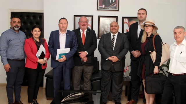 Bakan Atakan Arac Muayene Tuzuguyle Ilgili Olarak Kktc De Bulunan Ab Heyetini Kabul Etti