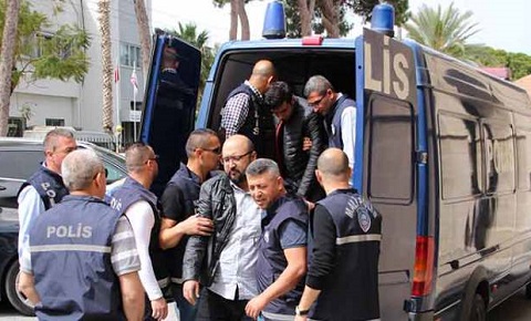 Belgeleri çamaşır makinesinde yıkadılar