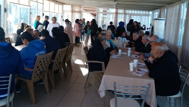 YDP Kadın Kolları Lapta Huzurevini ziyaret etti