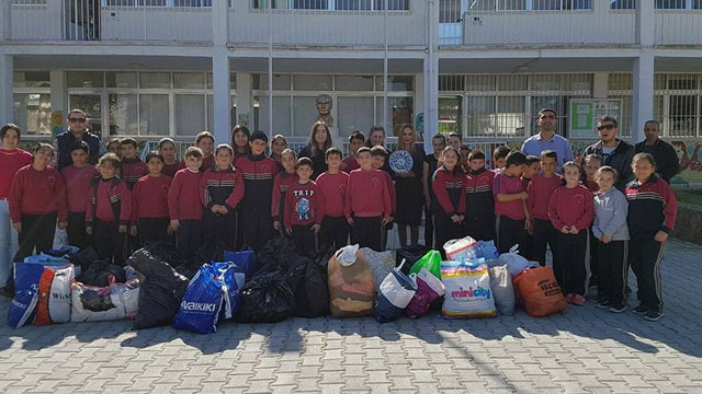 KHYD yararına başlatılan “Kullanılmış Giysi Bağışı” projesine Tepebaşı İlkokulu katkıda bulundu