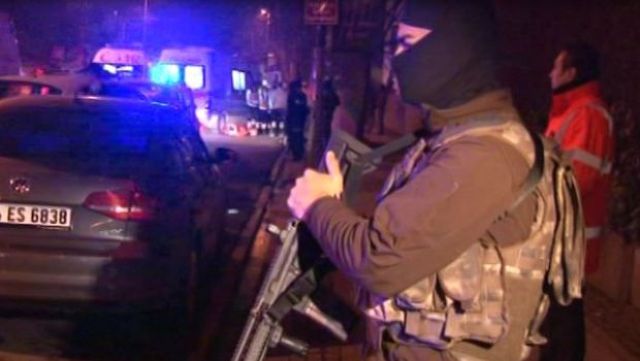 Beşiktaş'ta gece kulübü önünde silahlı kavga! Ölü ve yaralılar var