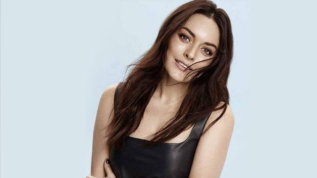 Ezgi Mola’nın doğum günü yıldız falıyla ortaya çıktı!