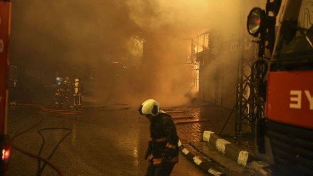 Ankara'da oto sanayi sitesinde büyük yangın