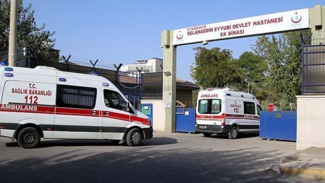 Diyarbakır'da hain saldırı! Yaralı askerler var