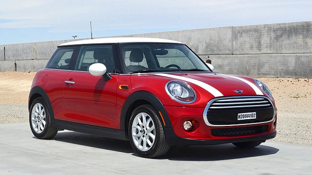 Limasol’da bir şirket 150 çalışanına Mini Cooper hediye etti