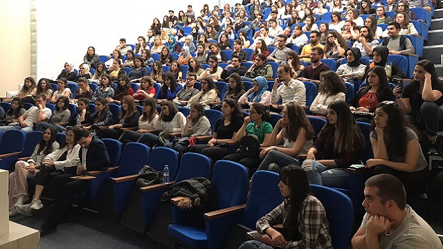 Mesleklerdeki başarı hikayeleri YDÜ Kariyer Günleri’nde anlatılıyor…