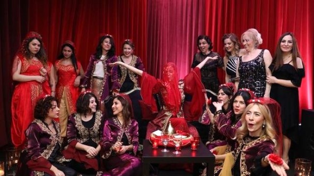 Ünlü Sunucu Simge Fıstıkoğlu Kına Gecesi Yaptı