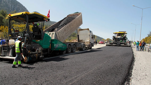 Girne - Lefkoşa anayolunda asfaltlama çalışmaları bugün başladı