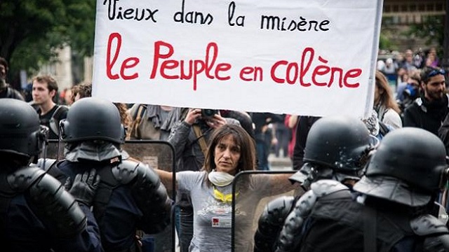 Fransa'da grev ikinci gününde üniversitelere sıçradı