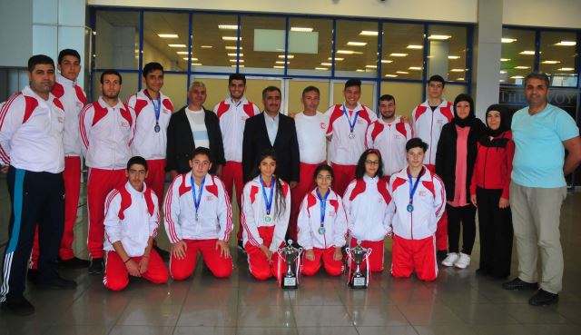 Kickbokscularımız Antalya’dan kupalarla döndü