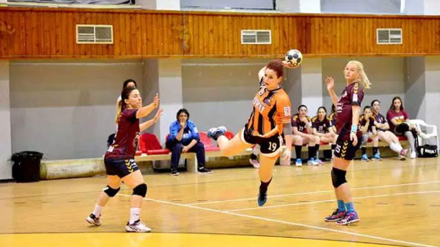 Hentbolda YDÜ ve Esentepe finalde