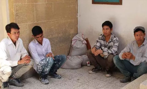 Barakada yatıp kalktılar