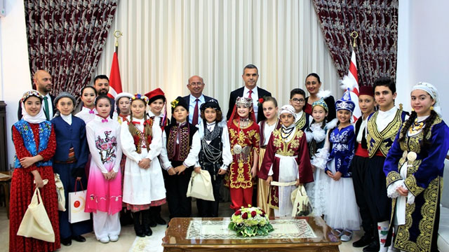 Meclis Başkanı Uluçay konuk çocukları kabul etti