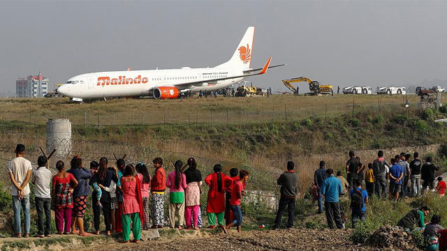 Nepal'de uçak pistten çıktı