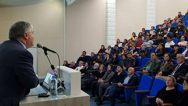 YDÜ’de “Doğal Bileşiklerle Tango: 46 Yıl”  konferansı