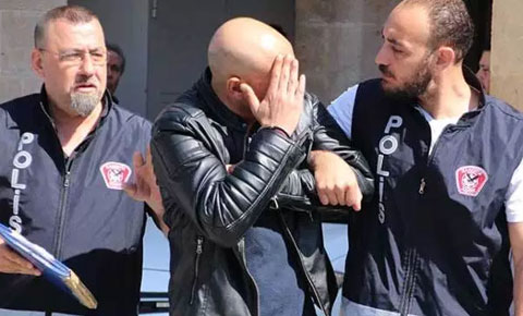 Sokak sokak uyuşturucu satıyor