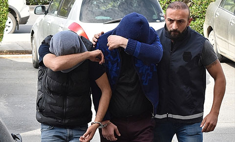 Damda uyuşturucu yetiştiriyordu