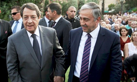 “İki versiyonda kadife ayrılık”