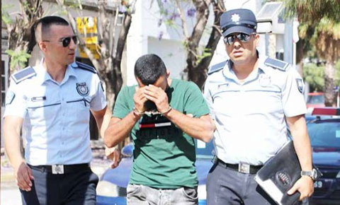 Çaldığı demirleri satamadan yakalandı