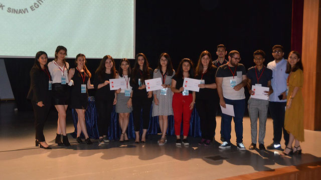 DAÜ Dr. Fazıl Küçük Tıp Fakültesi’nden “1. Araştırma Sunumları ve Kariyer Günü” paneli