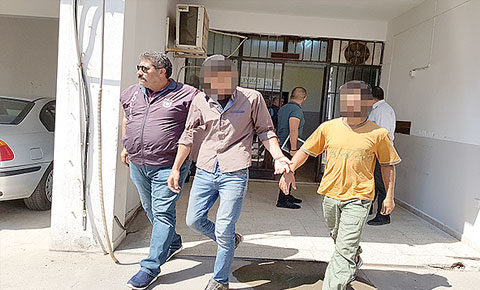 Tır dorsesinde geldiler